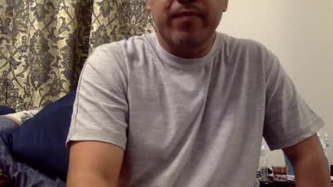 Snapshot of smoothstrik3r chatting on December 17, 1:39 am smoothstrik3r online show from December 17, 1:39 am