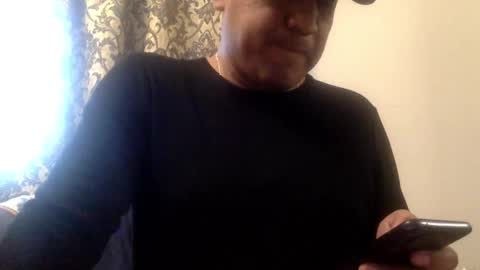 Snapshot of smoothstrik3r chatting on December 22, 12:39 am smoothstrik3r online show from December 22, 12:39 am