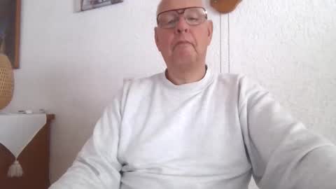 Snapshot of smoothy5460 chatting on May 5, 1:41 pm smoothy5460 online show from May 5, 1:41 pm
