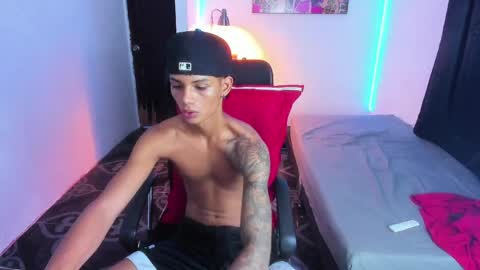 snak_master1 online show from March 30, 6:53 pm