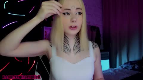 Reeginaaaaa online show from February 22, 9:13 pm