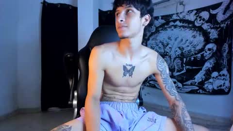 snakebutterfly online show from February 19, 3:13 am