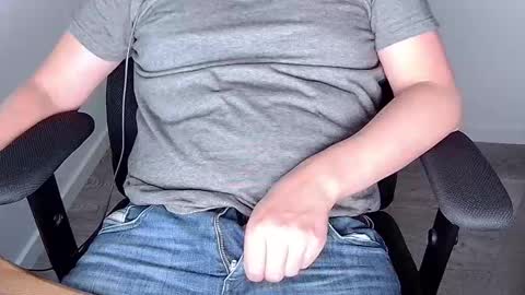 Snapshot of sneakybill82 chatting on September 10, 8:31 pm Sneakybill online show from September 10, 8:31 pm
