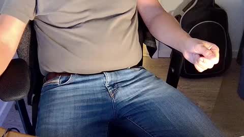 Sneakybill online show from September 29, 6:35 pm