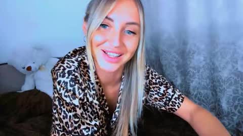 Sneja online show from November 27, 9:50 pm