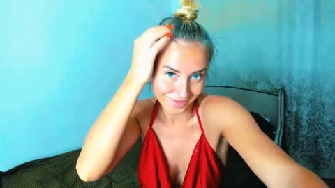 Snapshot of snezanablond chatting on July 14, 7:19 pm Sneja online show from July 14, 7:19 pm