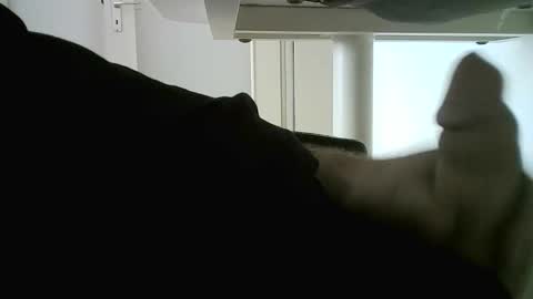 Snapshot of sniper373479 chatting on March 5, 8:32 am sniper373479 online show from March 5, 8:32 am