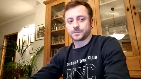 snoecks online show from March 10, 6:24 pm