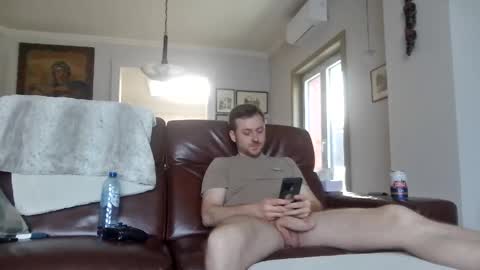 snoecks online show from May 23, 9:24 am