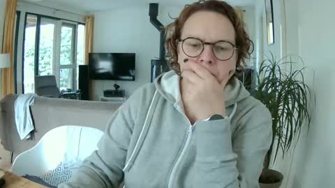 Snoeske and Woodwurm online show from December 3, 12:06 pm