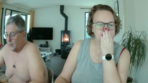 Snoeske and Woodwurm online show from December 29, 1:49 pm