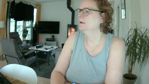 Snoeske and Woodwurm online show from December 31, 2:36 pm