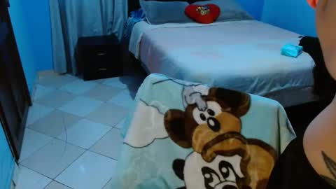 Snapshot of snow_47 chatting on December 4, 2:59 pm snow_47 online show from December 4, 2:59 pm