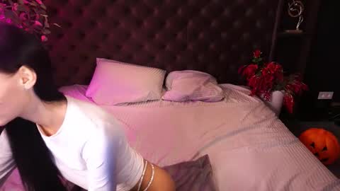 snow_whiteeex online show from November 4, 6:34 am