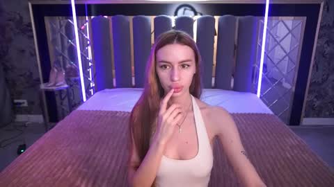 snow_whiteeex online show from May 11, 5:24 am