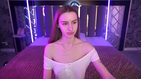 snow_whiteeex online show from May 15, 5:36 am
