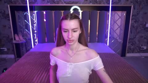 snow_whiteeex online show from May 16, 5:48 am