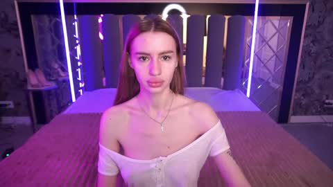 snow_whiteeex online show from May 18, 5:35 am