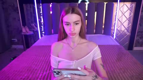 snow_whiteeex online show from May 21, 5:03 am