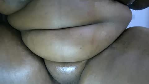 Snapshot of snowbell91 chatting on November 28, 6:49 am snowbell91 online show from November 28, 6:49 am