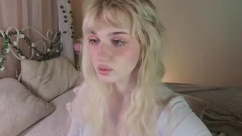 Ellie online show from July 4, 5:24 am