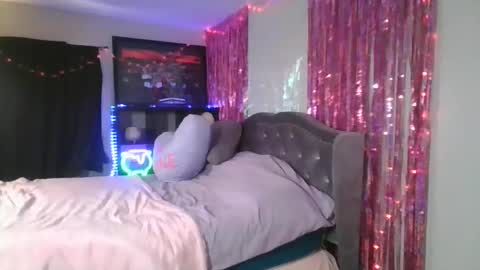 Snowie Rose online show from April 7, 12:11 am