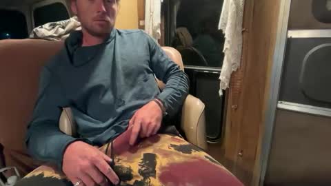 snowtrooper888 online show from May 13, 4:54 am