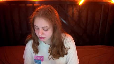 snowwhite_bella online show from October 23, 1:10 pm