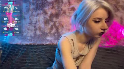 Snapshot of snowy_alice chatting on May 7, 3:50 pm snowy_alice online show from May 7, 3:50 pm