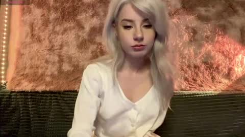 Snapshot of snowy_alice chatting on May 10, 4:12 pm snowy_alice online show from May 10, 4:12 pm