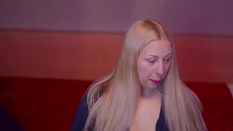 Snowy Bubbles online show from March 18, 11:30 pm