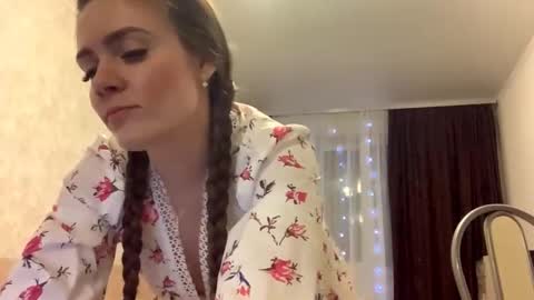 Sara online show from February 6, 1:58 pm