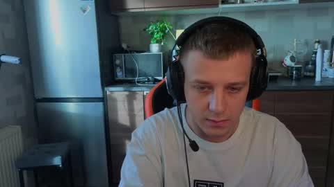 kluvr4 online show from February 15, 5:37 am