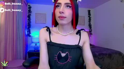 soffi_bunny_ online show from September 17, 7:10 am