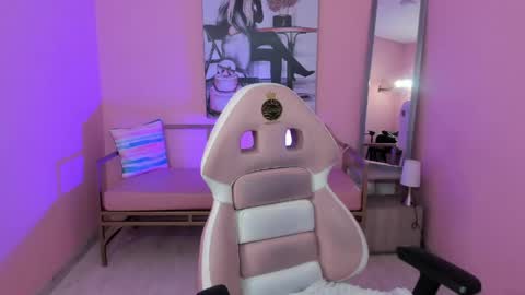 soffi_x online show from May 22, 9:09 pm
