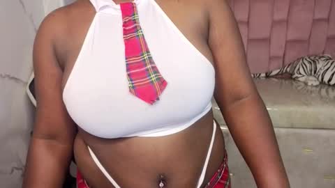 Snapshot of soffia_b chatting on October 23, 3:06 am soffia_b online show from October 23, 3:06 am