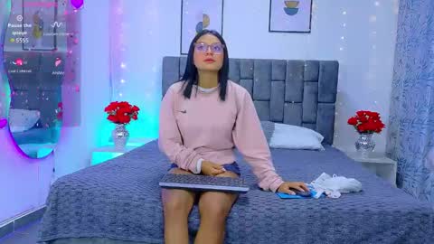 Snapshot of soffia_konig chatting on April 4, 12:13 pm SOFFI AND CHISTOPHER online show from April 4, 12:13 pm