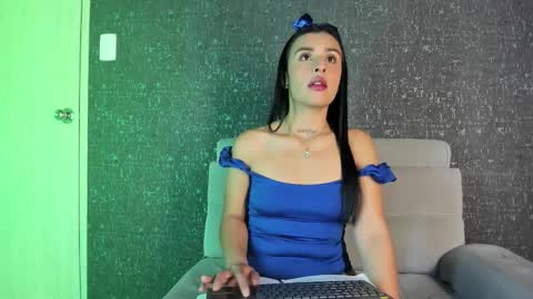 Snapshot of soffialopez_ chatting on October 19, 12:17 pm Sofia online show from October 19, 12:17 pm