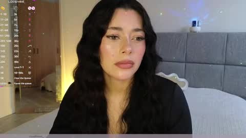 Snapshot of soffimoon_ chatting on April 13, 9:09 pm IG Soffimoon I THANK YOU FOR LEAVING YOUR FOLLOW online show from April 13, 9:09 pm