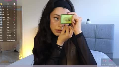 Snapshot of soffimoon_ chatting on May 7, 7:19 pm IG Soffimoon I THANK YOU FOR LEAVING YOUR FOLLOW online show from May 7, 7:19 pm