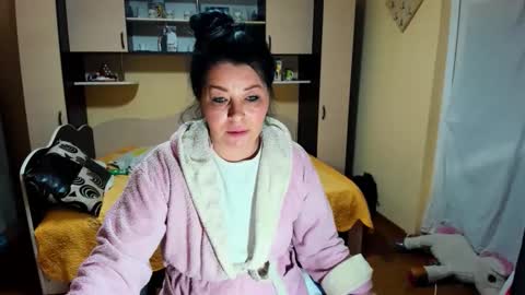 Soffy online show from February 18, 5:03 am