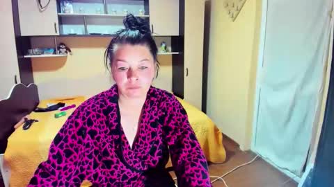Soffy online show from May 17, 4:43 am