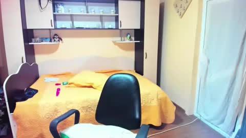Soffy online show from May 19, 5:14 am