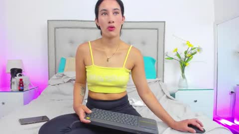 Snapshot of sofhyalove chatting on March 23, 7:18 pm sofhyalove online show from March 23, 7:18 pm