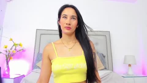 sofhyalove online show from May 12, 8:50 pm