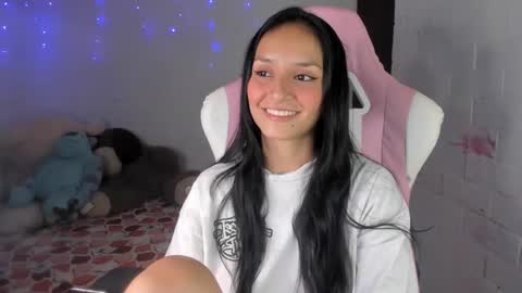 Snapshot of sofi1608 chatting on October 8, 5:05 am sofia online show from October 8, 5:05 am