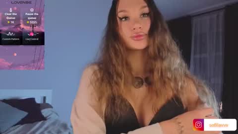 Snapshot of sofi___love chatting on February 8, 8:12 pm Sofi online show from February 8, 8:12 pm