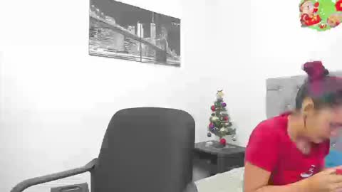 Snapshot of sofi_and_santy chatting on January 6, 12:58 am SOFI AND SANTY online show from January 6, 12:58 am