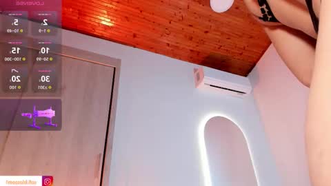 Sofi Blossom  online show from October 9, 8:18 pm