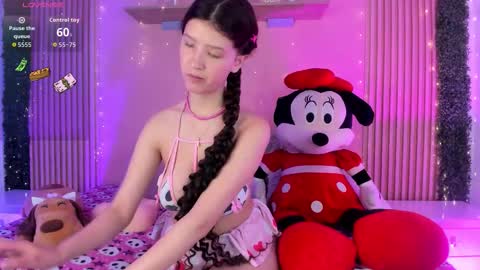 sofi_cuttie online show from December 18, 4:29 am